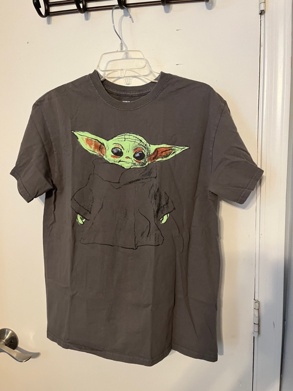Star Wars men’s Baby Yoda T-shirt size medium hundred percent cotton